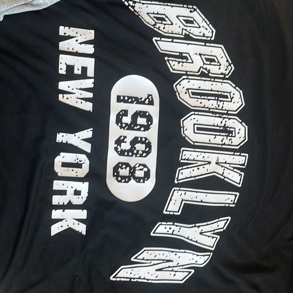 This is a XS long sleeve baseball Tee from Shein - Picture 3 of 3